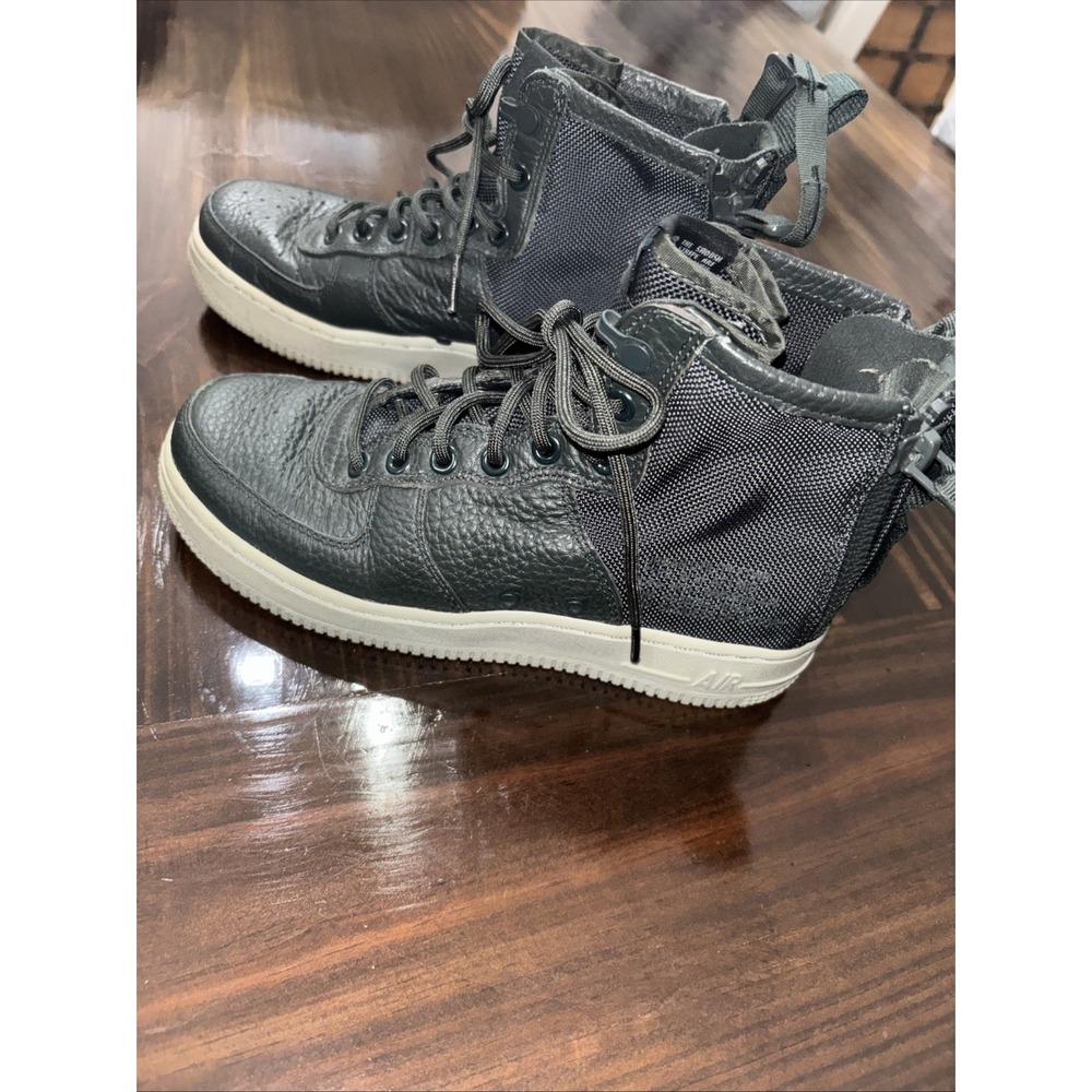 Nike Air SF AF1 Women Sz 7 Outdoor Green Leather Air Force Special Force Chucks